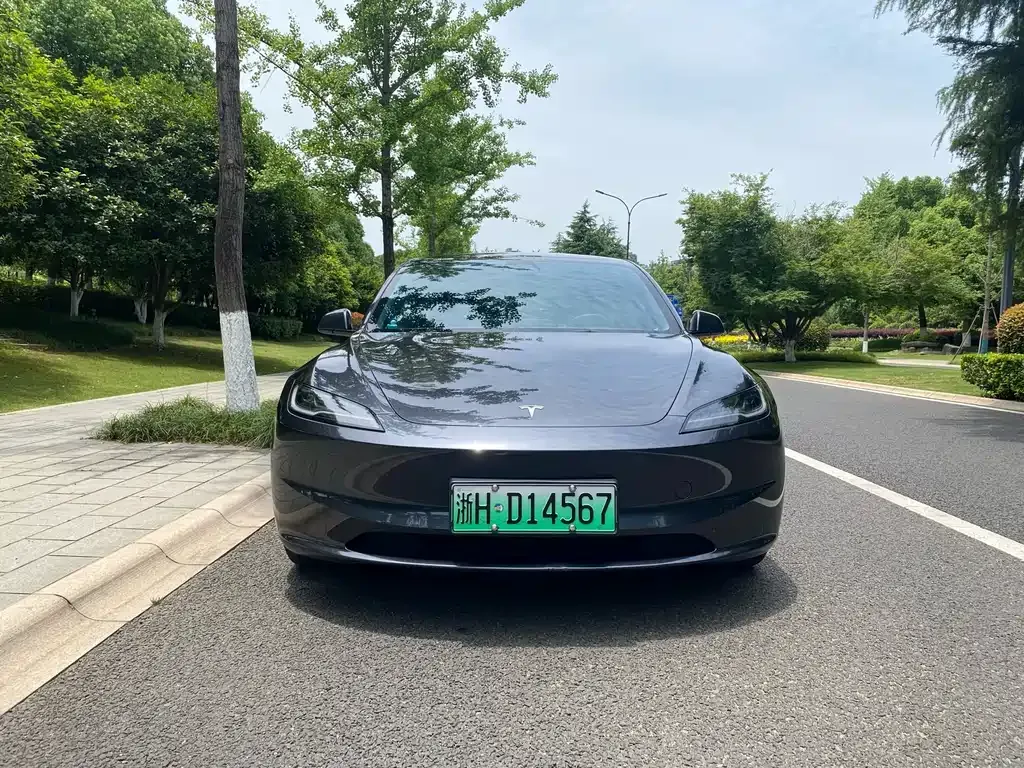 Tesla Model 3 — фото 9
