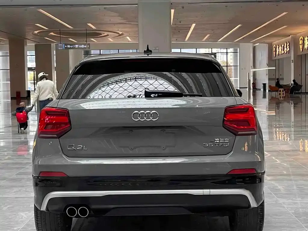 Audi Q2L — фото 2