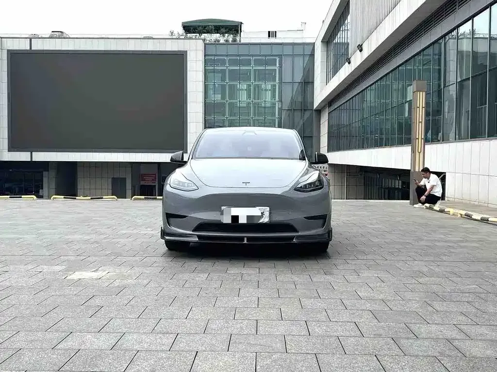 Tesla Model Y — фото 9