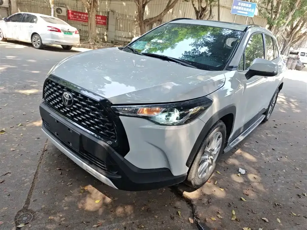 Toyota Corolla Cross — фото 1