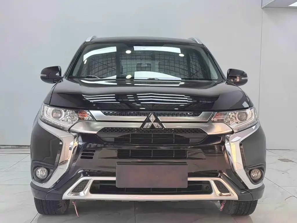 Mitsubishi Outlander — фото 4