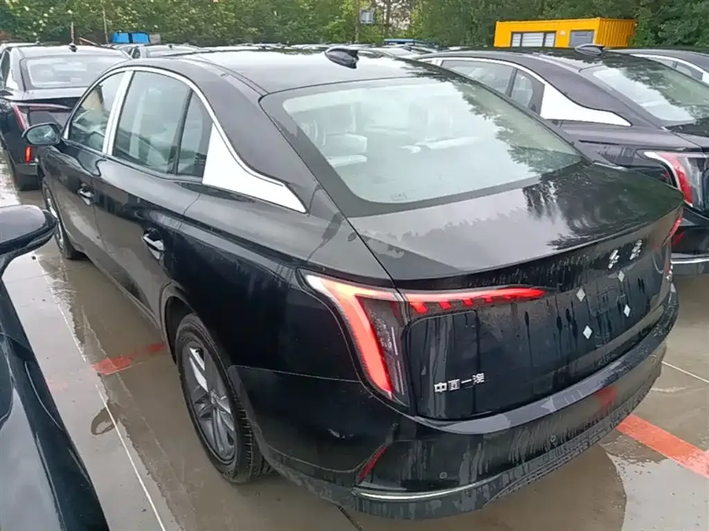 Hongqi E-QM5 — фото 10