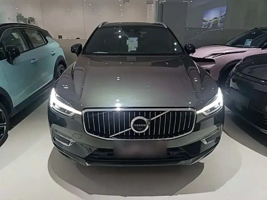 Volvo XC60 — фото 8