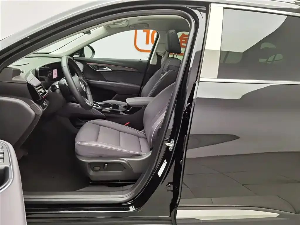 Buick Envision Plus — фото 10