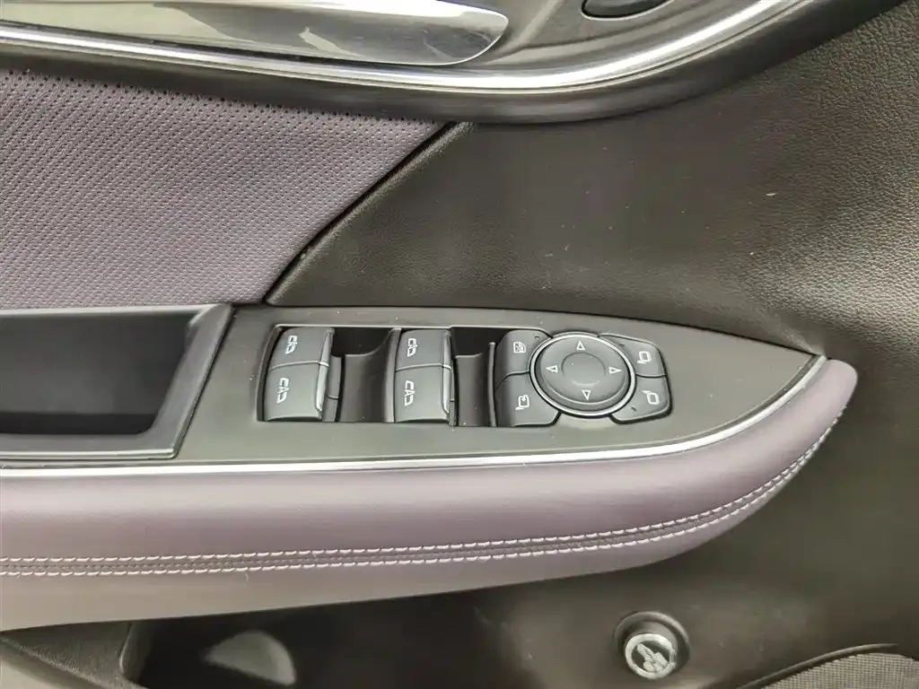 Buick Envision Plus — фото 7