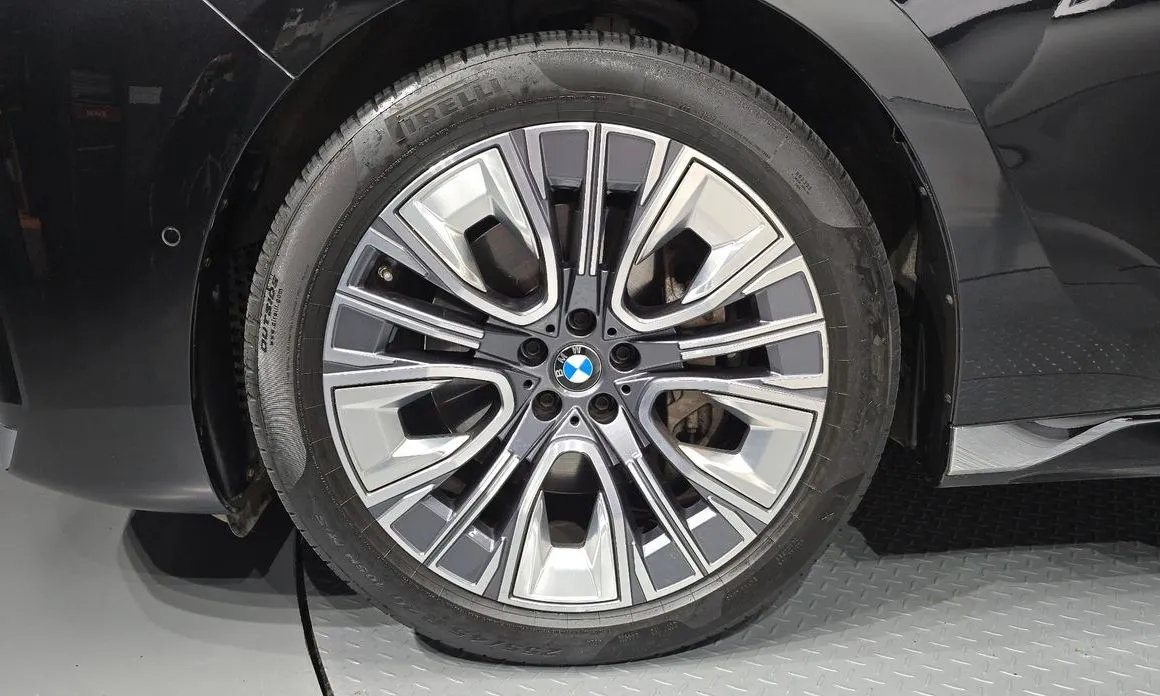 BMW 7-Series 2023 из KR, фото 5