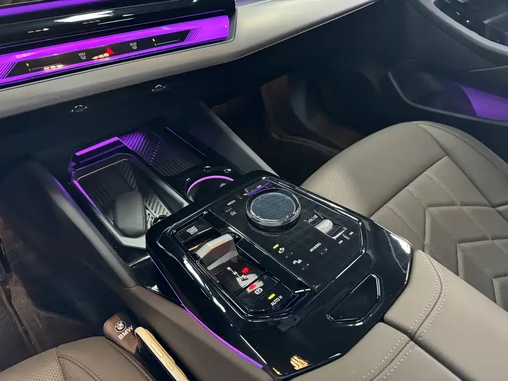 BMW 5 Series 2025 из CN, фото 5