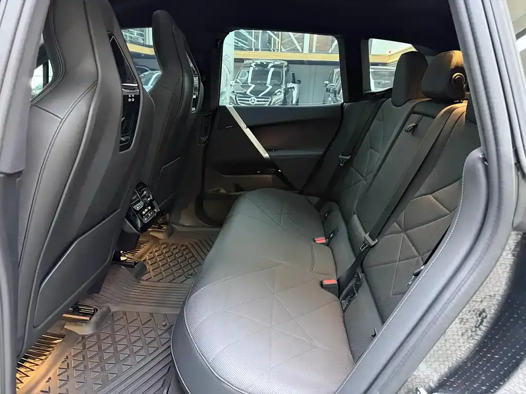 BMW iX 2023 из CN, фото 8