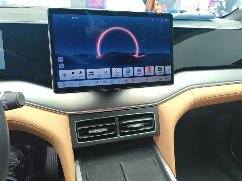 BYD L DM-i — фото 2