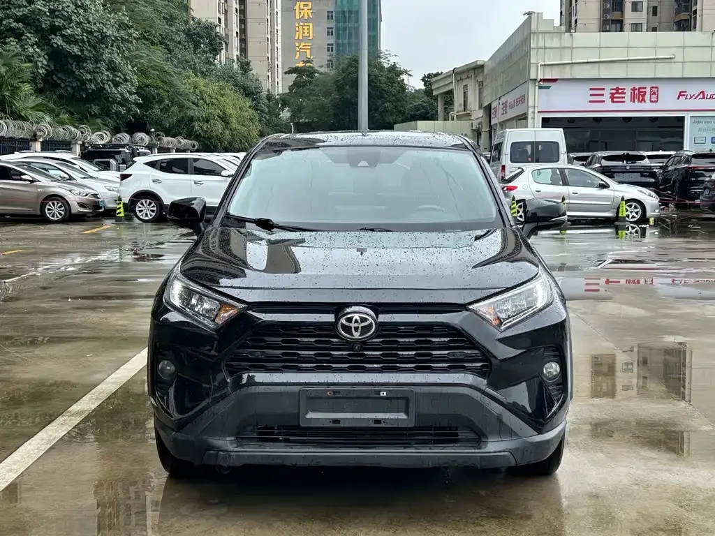 Toyota RAV4 2023 из CN, фото 7