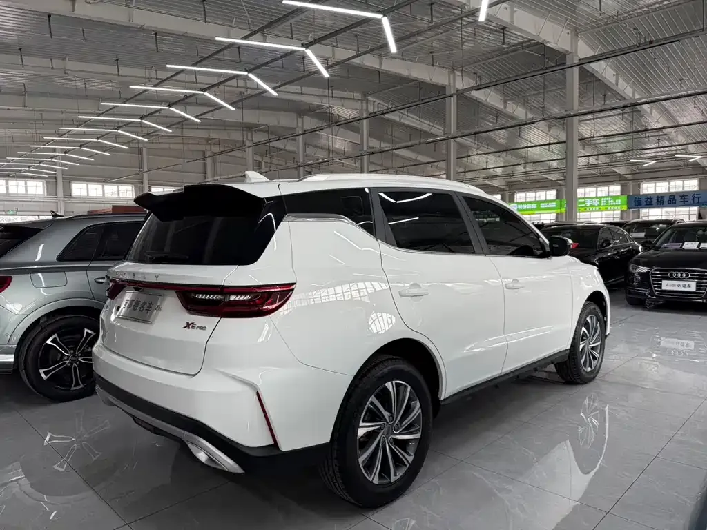 Geely Vision X6 — фото 10