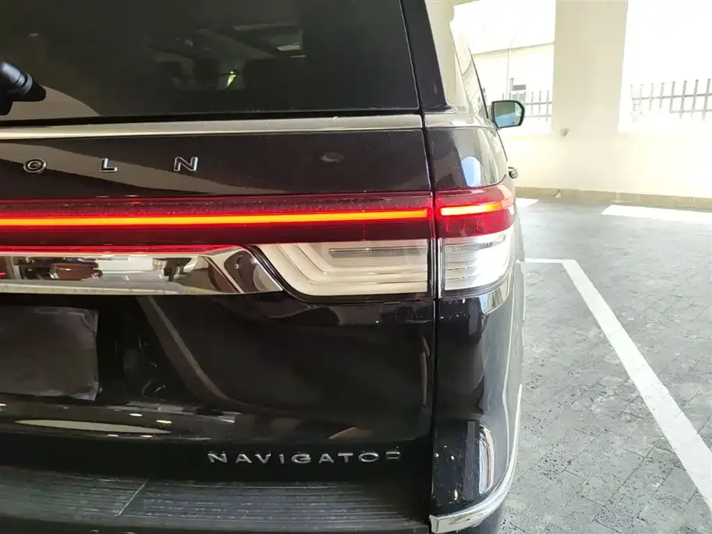 Lincoln Navigator — фото 9