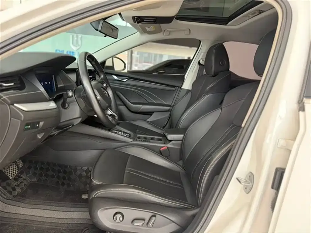 Skoda Octavia 2021 из CN, фото 10
