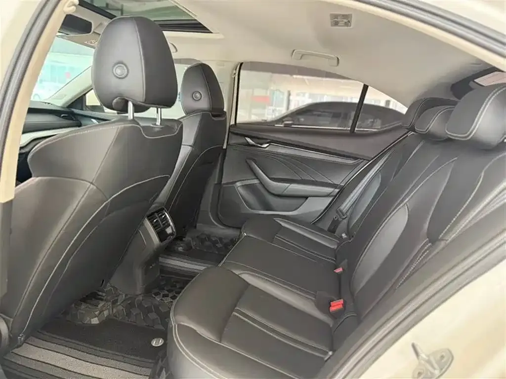 Skoda Octavia 2021 из CN, фото 7
