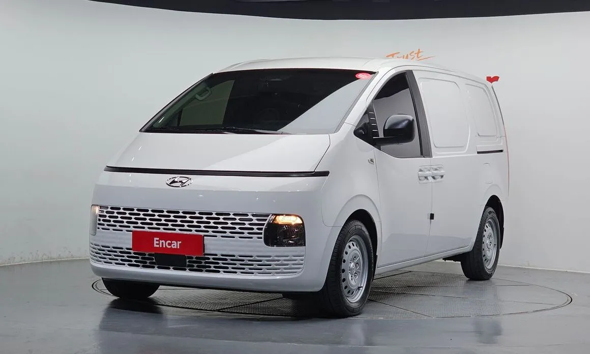 Hyundai Staria — фото 1