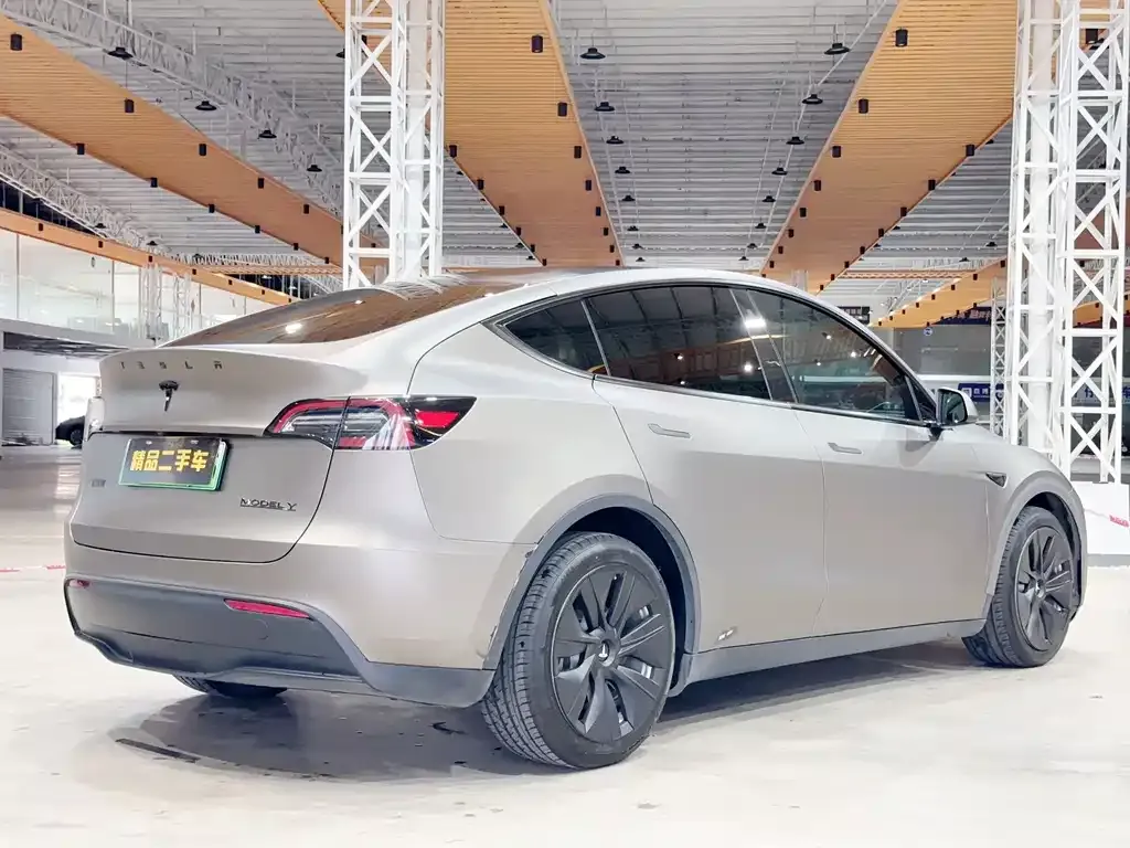 Tesla Model Y — фото 3