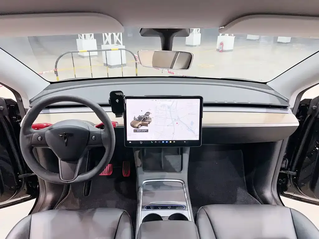 Tesla Model Y — фото 2