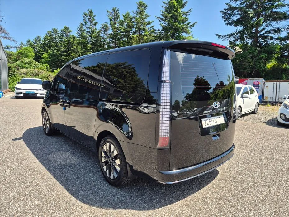 Hyundai Staria 2023 из KR, фото 3