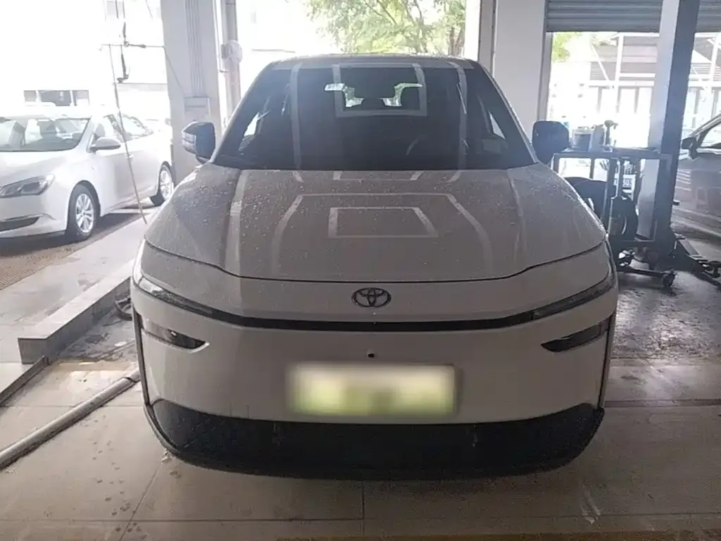 Toyota Platinum 3X 2026 из CN, фото 8