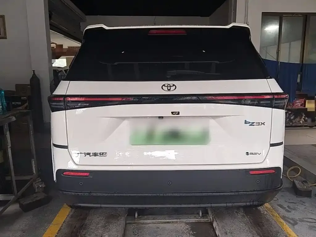 Toyota Platinum 3X 2026 из CN, фото 4