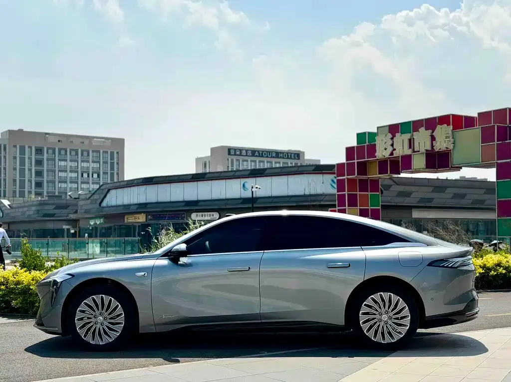 Buick Electra L7 2025 из CN, фото 5