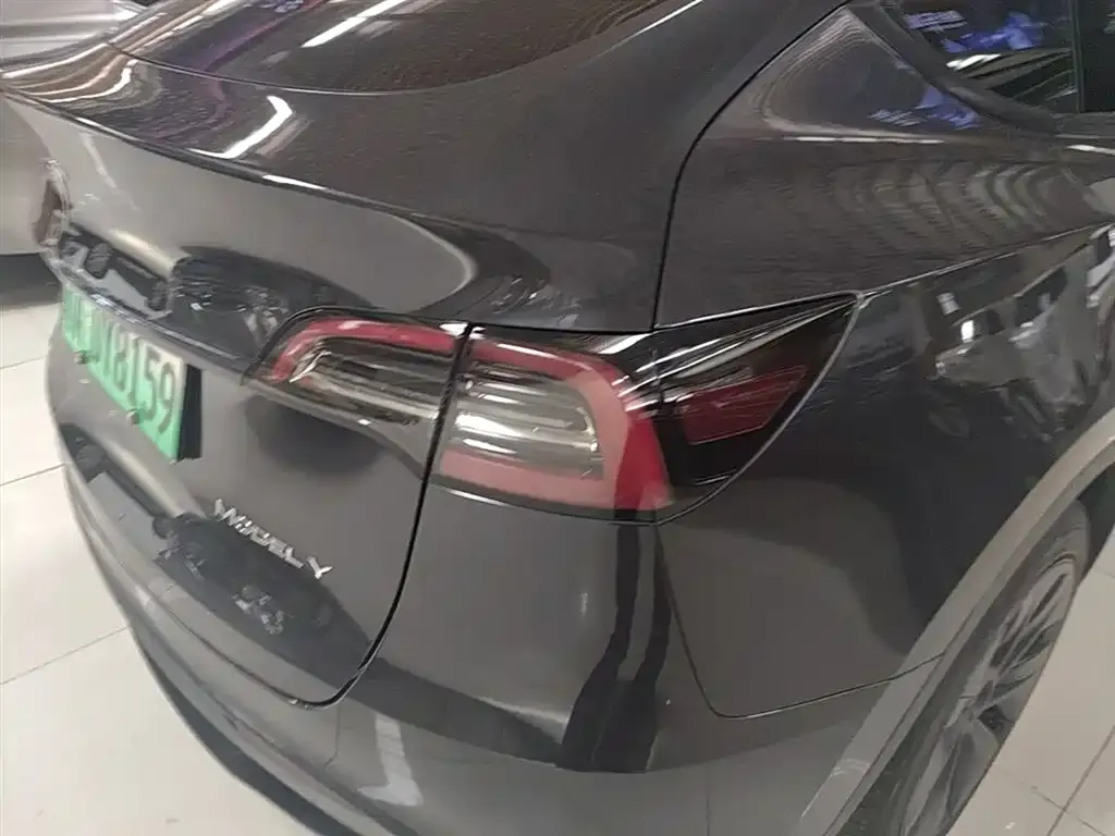 Tesla Model Y — фото 5