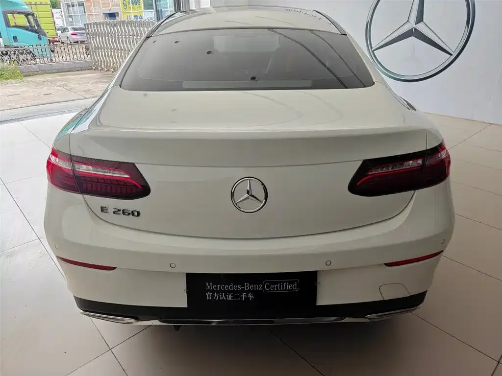 Mercedes-Benz E-Class (Import) — фото 2