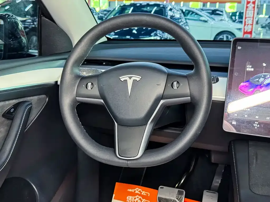Tesla Model Y — фото 7