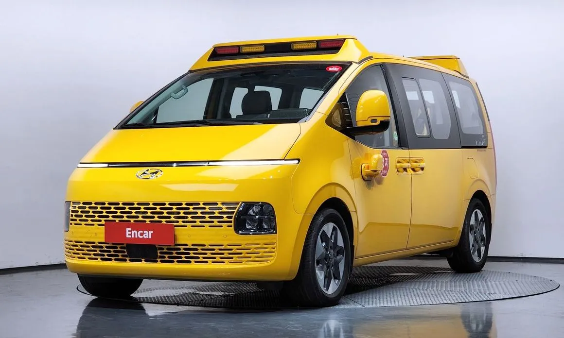 Hyundai Staria