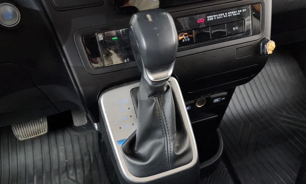 Hyundai Staria 2023 из KR, фото 2