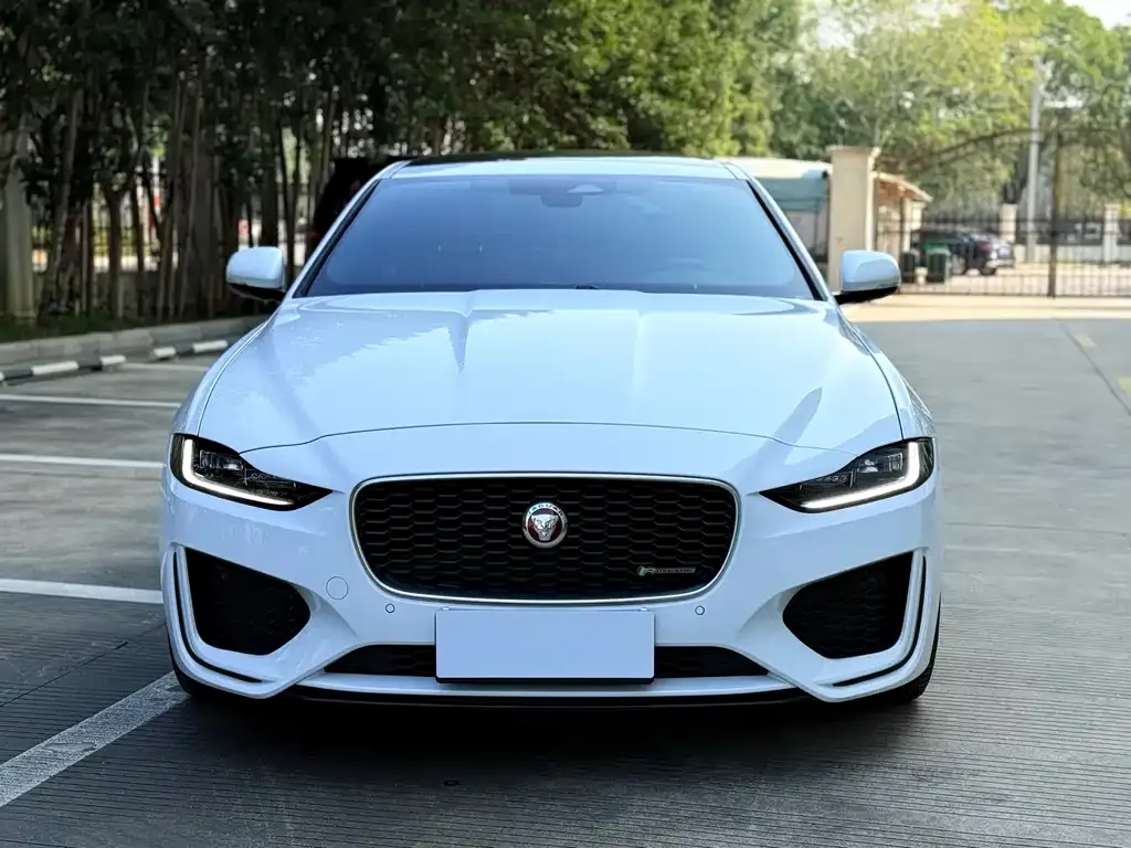 Jaguar XEL — фото 9