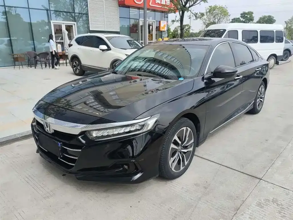 Honda Accord — фото 1