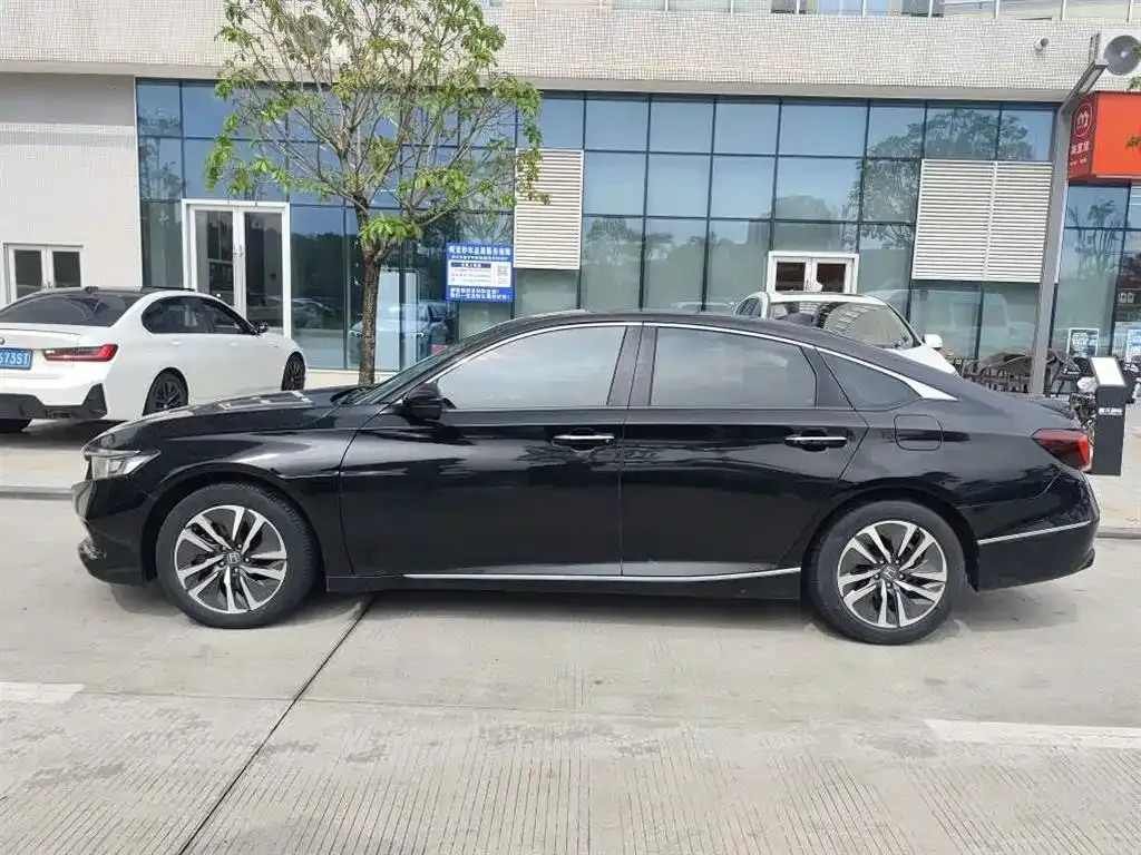 Honda Accord — фото 3