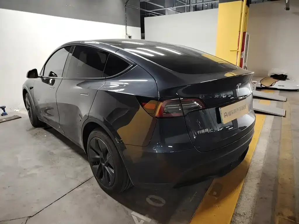 Tesla Model Y — фото 6