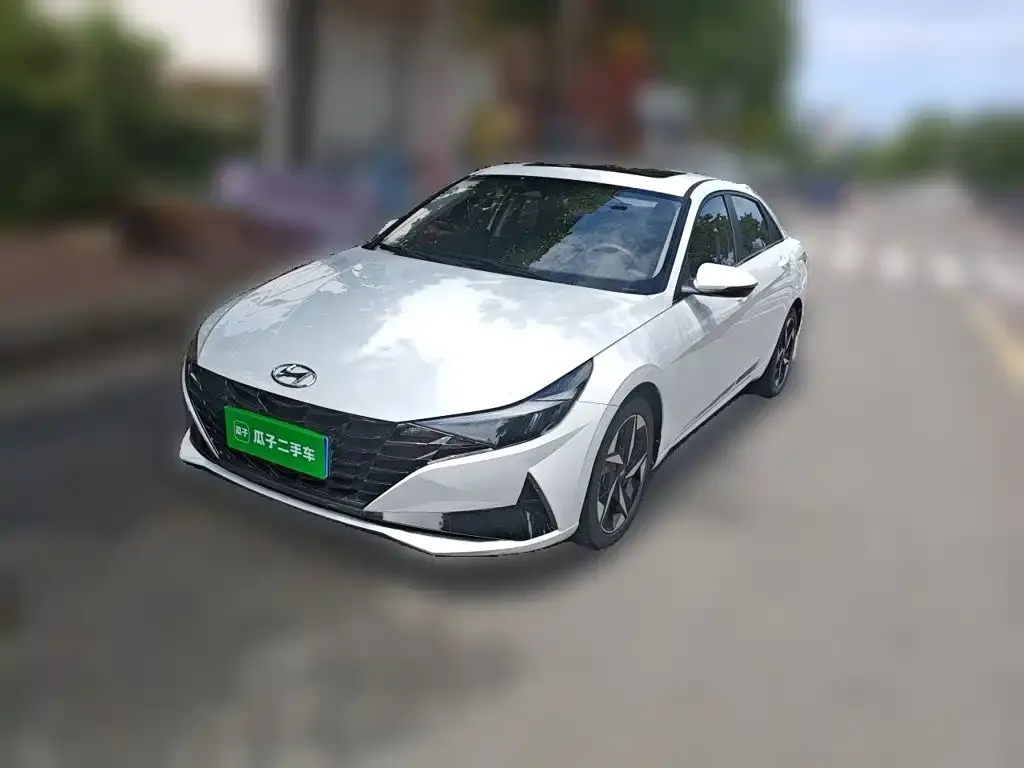 Hyundai Elantra — фото 2