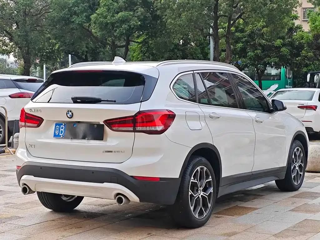 BMW X1 — фото 7
