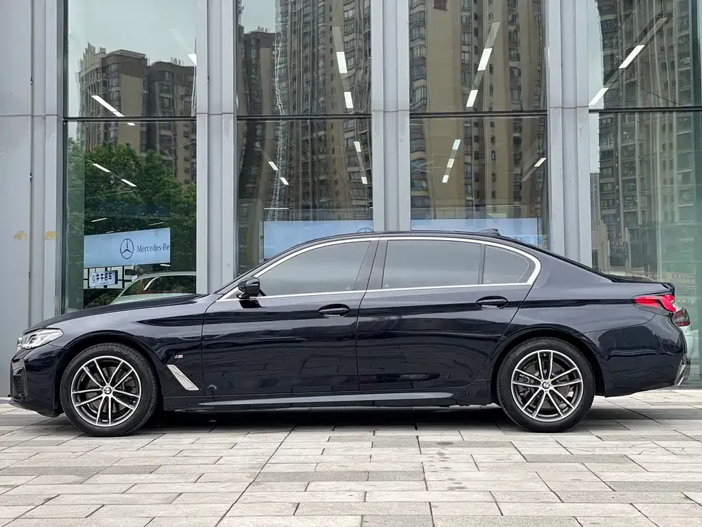 BMW 5 Series — фото 3