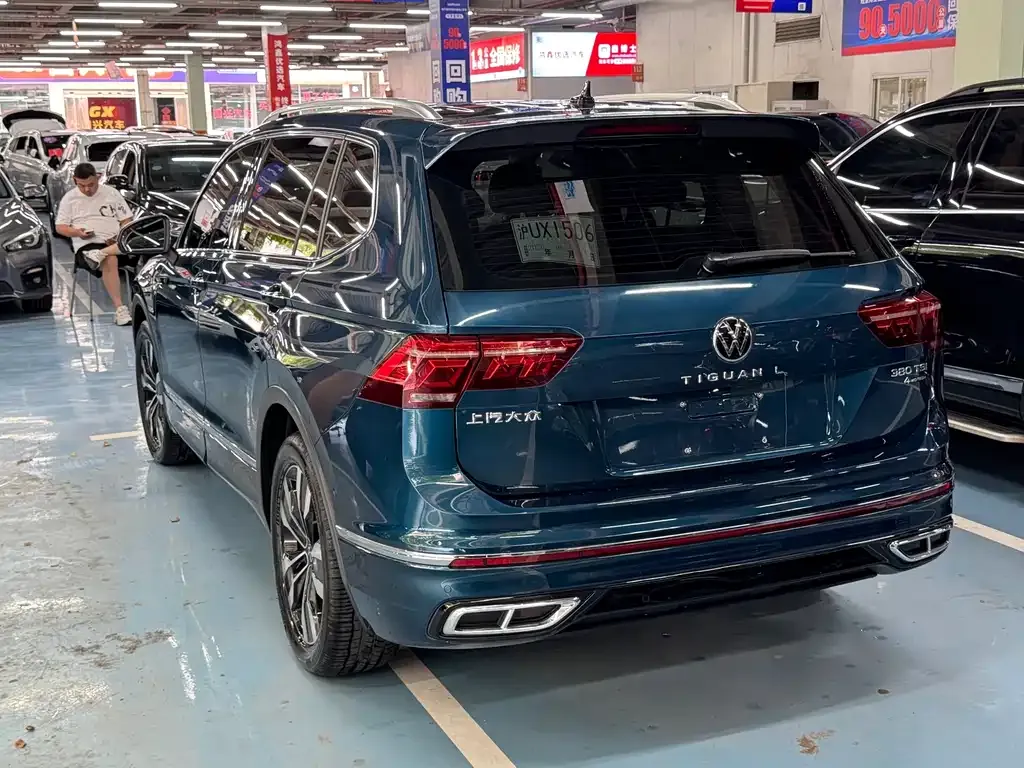 Volkswagen Tiguan L — фото 8