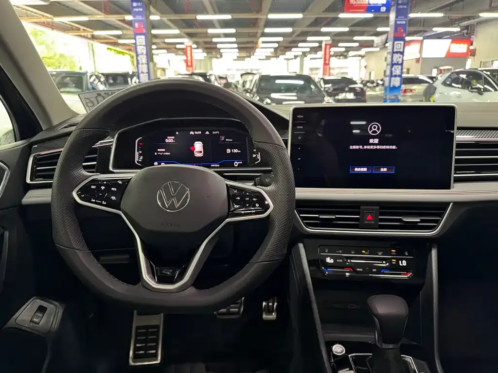 Volkswagen Tiguan L — фото 3