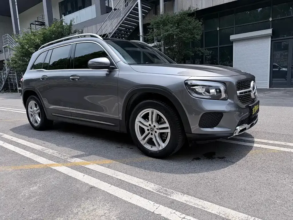 Mercedes-Benz GLB — фото 6