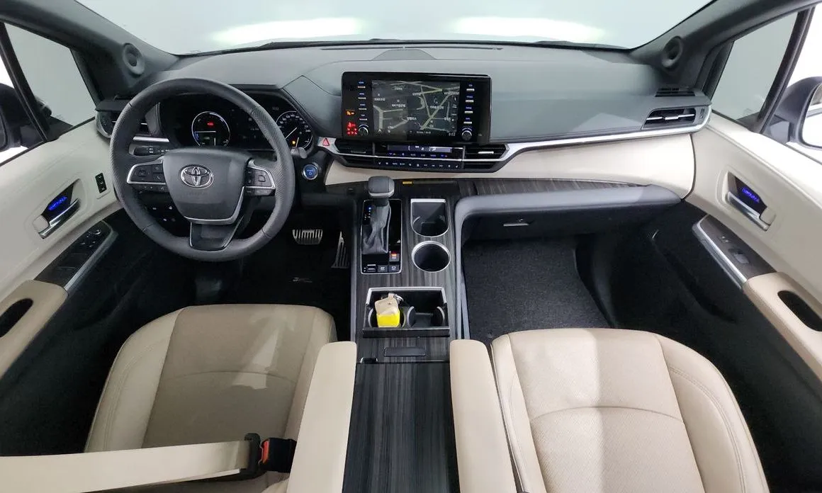 Toyota Sienna 2024 из KR, фото 8