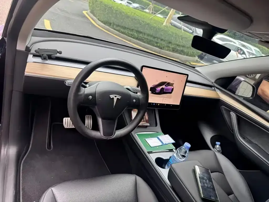 Tesla Model Y — фото 3