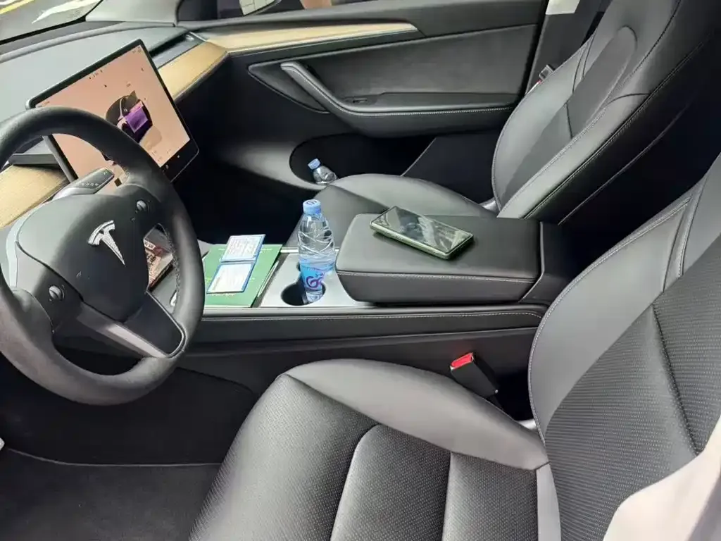 Tesla Model Y — фото 4