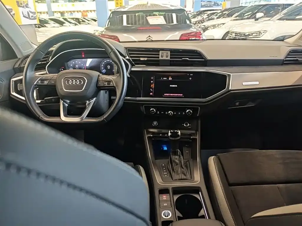 Audi Q3 — фото 9