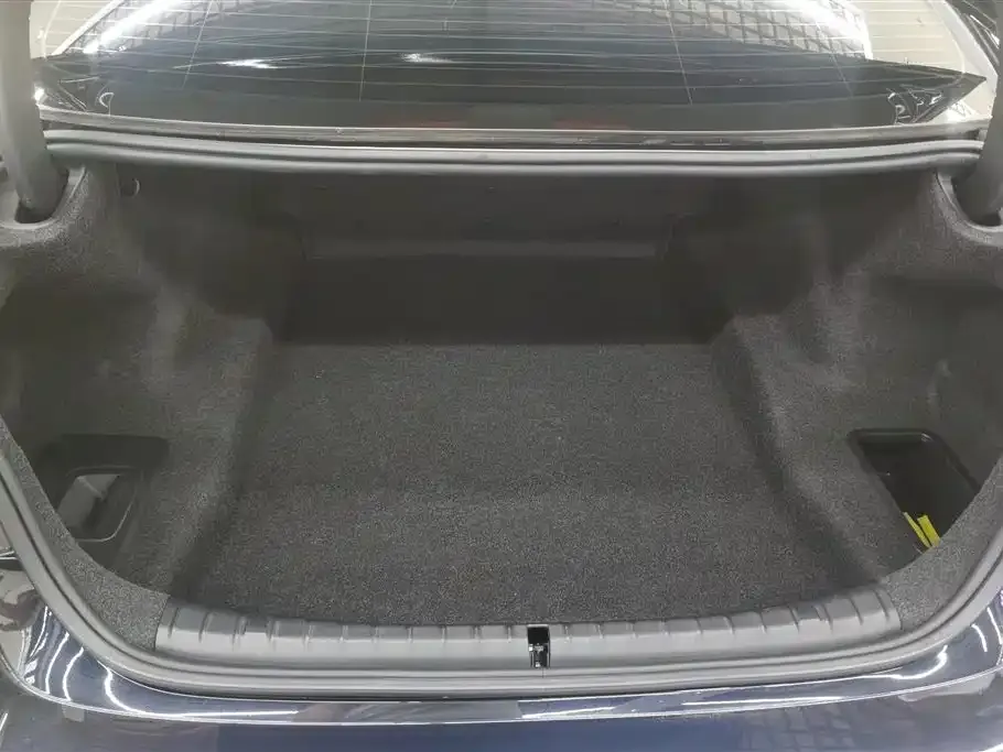 BMW 5 Series 2022 из CN, фото 2