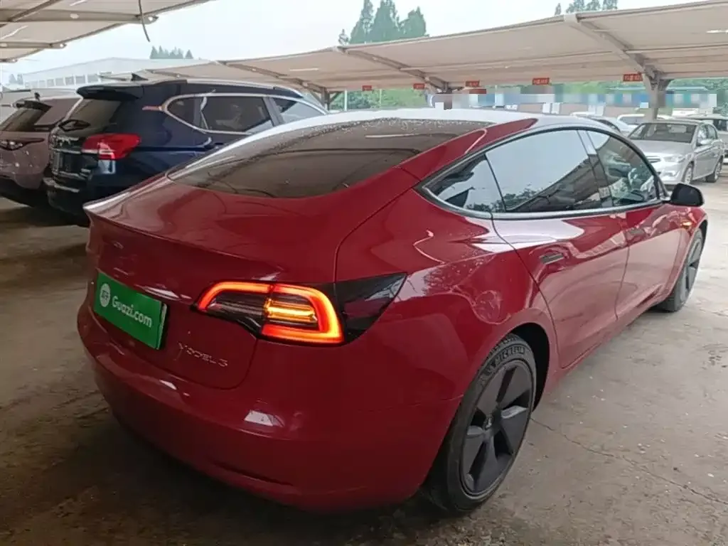 Tesla Model 3 — фото 4