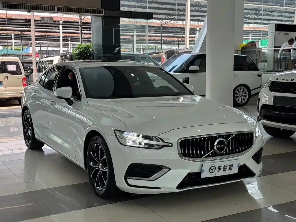 Volvo S60 — фото 10