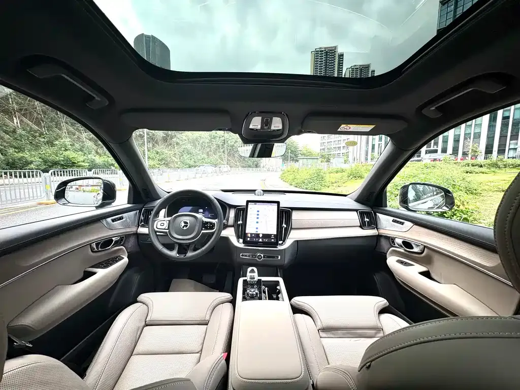 Volvo XC90 PHEV 2025 из CN, фото 4