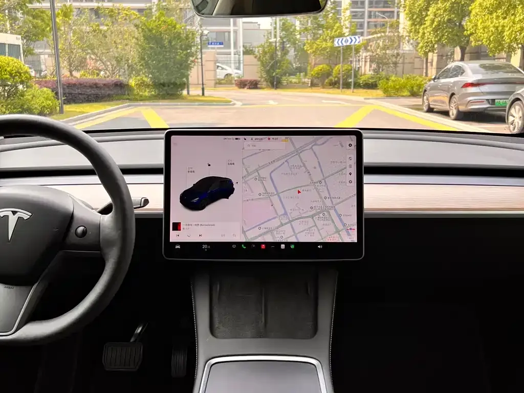 Tesla Model Y — фото 5