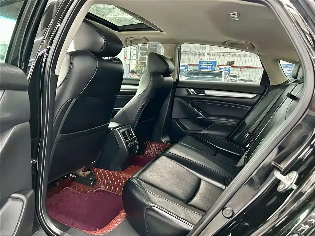 Honda Accord — фото 5
